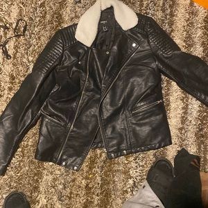 Leather jacket removable fur collar